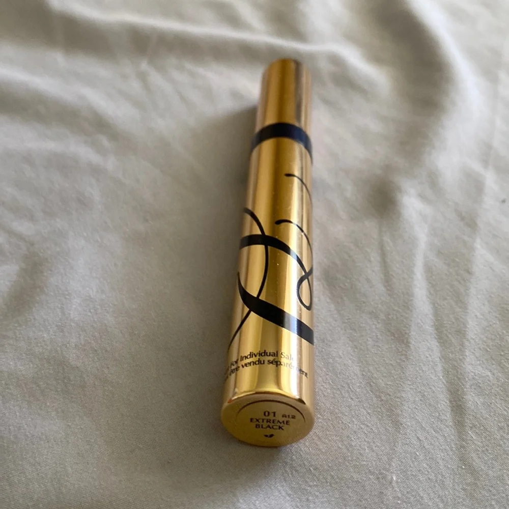 NEW Estée Lauder Sumptuous Extreme Lash Multiplying Volume Mascara